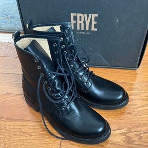 LIKE NEW FRYE VERONICA COMBAT BOOTS, SIZE 8 BLACK